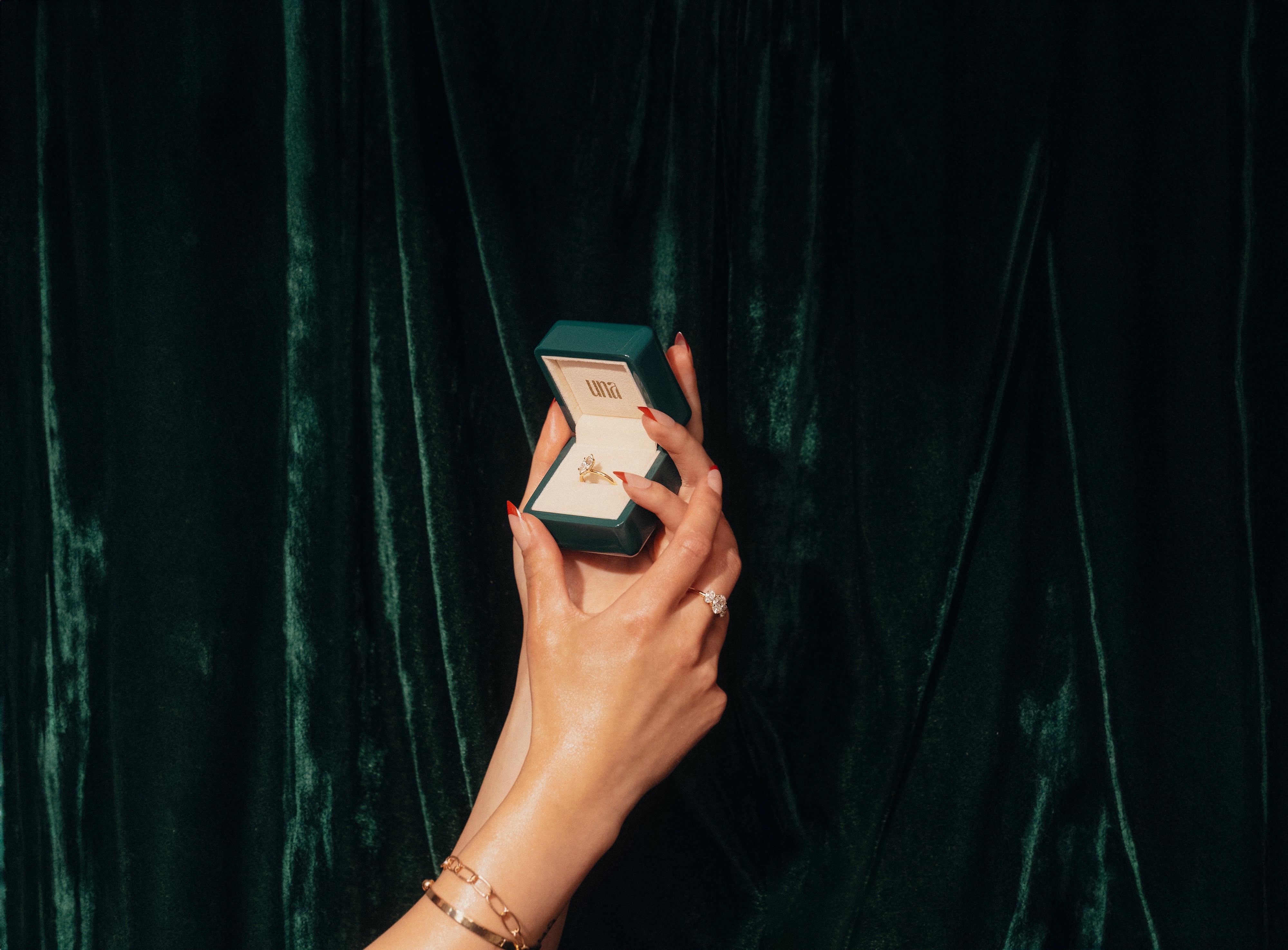 Una_Diamond_Ring_Box
