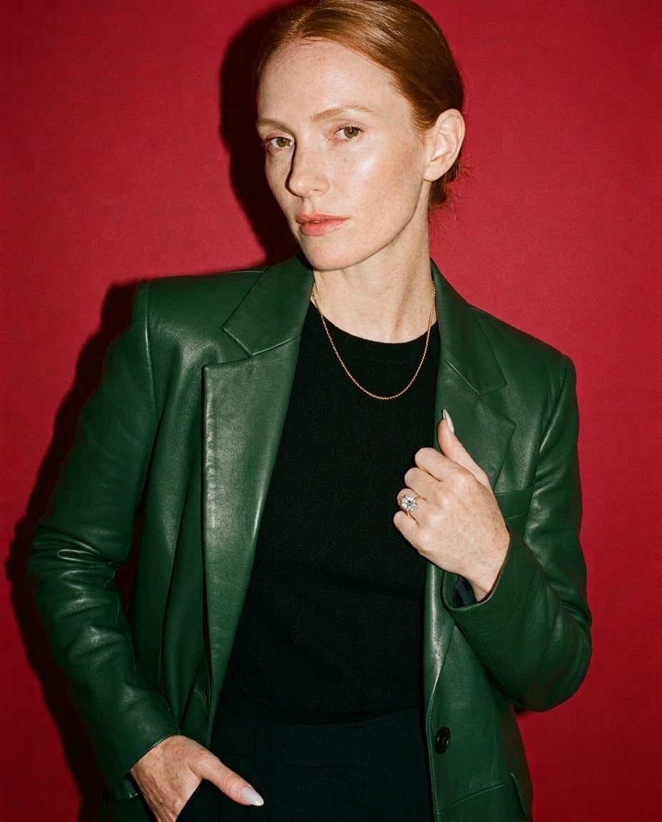 The Georgina ring worn on the hand, lifestyle photo