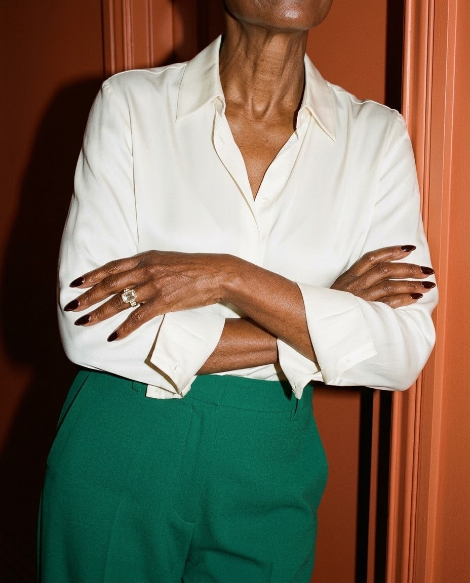 The Valencia ring worn on the hand, lifestyle photo